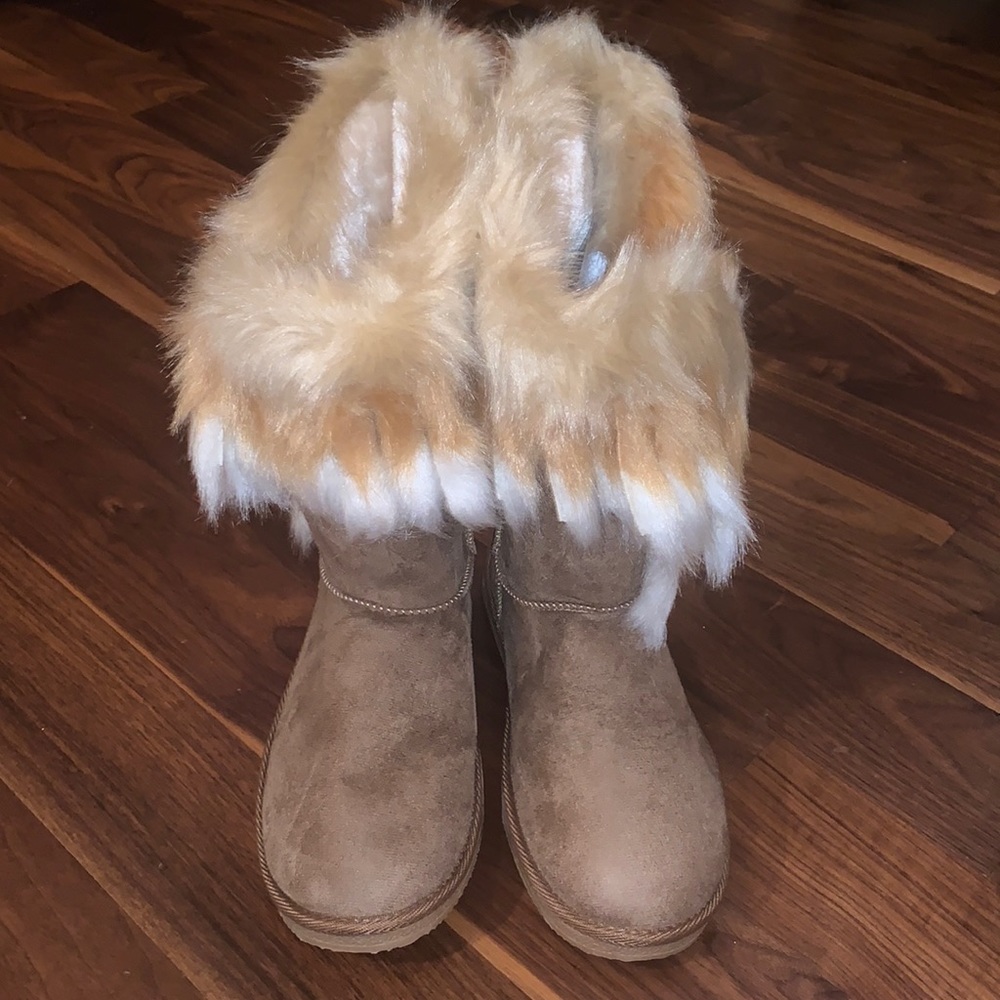 New/Unworn Faux Fur Trimmed “Ugg Style” (NOT Ugg Brand) Boots